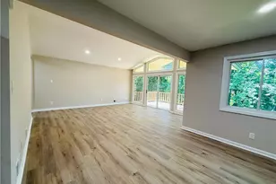 421 Safari Cir, Stone Mountain, GA 30083 - Photo 5