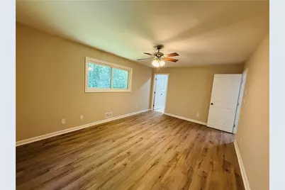 421 Safari Circle, Stone Mountain, GA 30083 - Photo 13