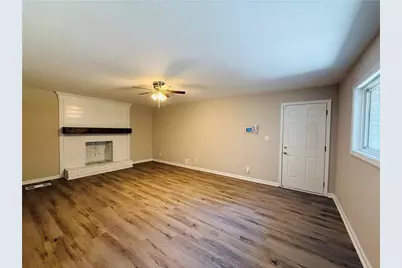 421 Safari Circle, Stone Mountain, GA 30083 - Photo 11