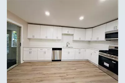 421 Safari Circle, Stone Mountain, GA 30083 - Photo 9