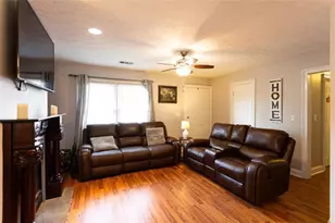 809 Parker Ct, Monroe, GA 30656 - Photo 3