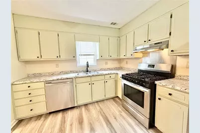 5370 Ridge Forest Drive, Stone Mountain, GA 30083 - Photo 7