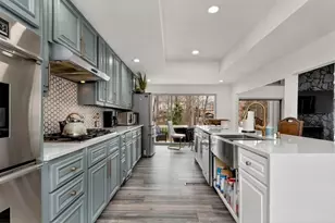 905 Heards Ferry Rd, Sandy Springs, GA 30328 - Photo 5