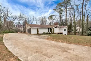 905 Heards Ferry Rd, Sandy Springs, GA 30328 - Photo 3