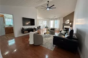 954 Village View Cir, Loganville, GA 30052 - Photo 5