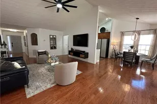 954 Village View Cir, Loganville, GA 30052 - Photo 11