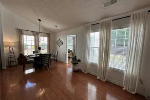 954 Village View Cir, Loganville, GA 30052 - Photo 9