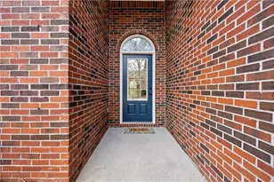 738 York View Dr, Auburn, GA 30011 - Photo 5