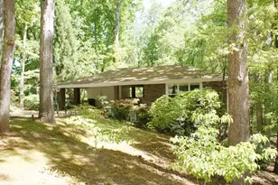 1146 Lakeshore Dr, Gainesville, GA 30501 - Photo 3