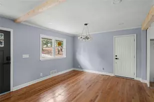 1971 Honeysuckle Ln, Atlanta, GA 30311 - Photo 9