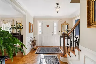 2380 Kimbrough Court, Sandy Springs, GA 30350 - Photo 5