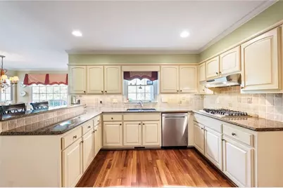 2380 Kimbrough Court, Sandy Springs, GA 30350 - Photo 11