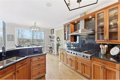 2819 Point Overlook, Gainesville, GA 30501 - Photo 9