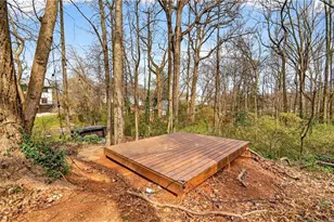 2129 Oakview Rd SE, Atlanta, GA 30317 - Photo 35