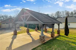 3917 Kilgore Falls Dr, Gainesville, GA 30507 - Photo 3