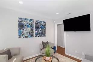 326 Camfield Ct SW, Atlanta, GA 30310 - Photo 7