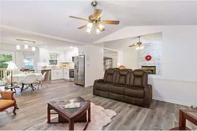 6428 Paradise Point Road, Flowery Branch, GA 30542 - Photo 3