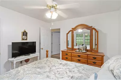 6428 Paradise Point Road, Flowery Branch, GA 30542 - Photo 13