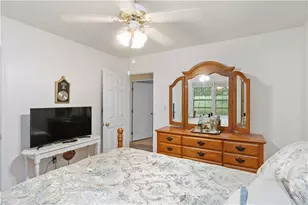 6428 Paradise Point Rd, Flowery Branch, GA 30542 - Photo 13