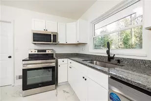 2224 Rosewood Rd, Decatur, GA 30032 - Photo 9