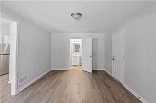 1650 Bridgeport Dr NW, Atlanta, GA 30318 - Photo 13