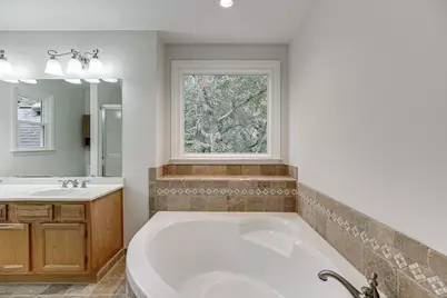 6655 Lake Run Drive, Flowery Branch, GA 30542 - Photo 17