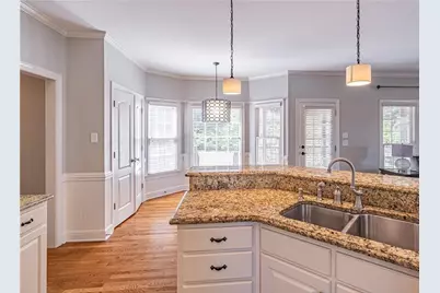 619 Richmond Place, Loganville, GA 30052 - Photo 11