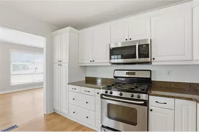 305 Brookwood Drive SW, Marietta, GA 30064 - Photo 7