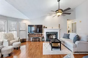 6650 Lake Run Dr, Flowery Branch, GA 30542 - Photo 9