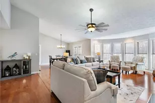 6650 Lake Run Dr, Flowery Branch, GA 30542 - Photo 11