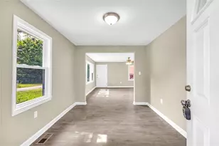 266 Randall St, Lavonia, GA 30553 - Photo 5