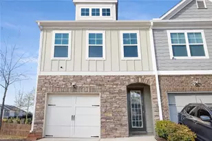 2275 Rolling Trl, Lithonia, GA 30058 - Photo 1