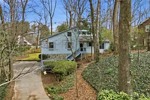 2490 Stoney Brook Ln NE, Marietta, GA 30062 - Photo 3