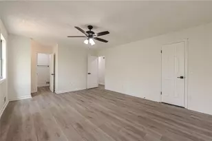 221 Little Brook Ln, Woodstock, GA 30188 - Photo 13