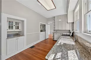 304 E Jackson St, Buford, GA 30518 - Photo 11