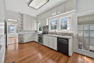 304 E Jackson St, Buford, GA 30518 - Photo 9