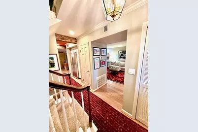 28 Old Ivy Square NE, Atlanta, GA 30342 - Photo 3