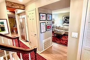 28 Old Ivy Square NE, Atlanta, GA 30342 - Photo 3