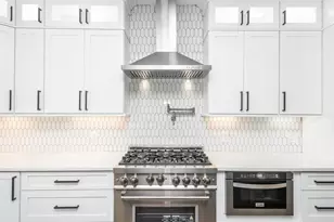 4056 Ashford Dunwoody Rd NE, Brookhaven, GA 30319 - Photo 21