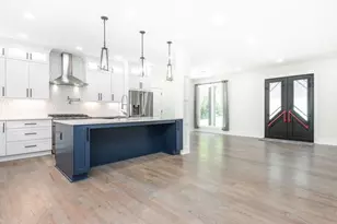 4056 Ashford Dunwoody Rd NE, Brookhaven, GA 30319 - Photo 9