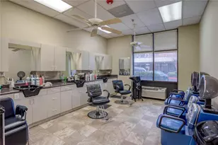 300 Johnson Ferry Road NE, Atlanta, GA 30328 - Photo 19