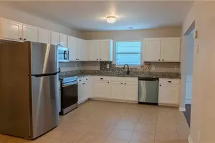 11037 Southwood Dr, Hampton, GA 30228 - Photo 9