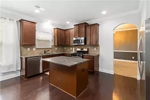 2321 Willow Shade Ln, Loganville, GA 30052 - Photo 3