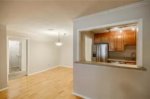 613 Summit N Dr NE, Atlanta, GA 30324 - Photo 19