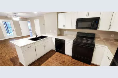 326 Henderson Lake Drive, Loganville, GA 30052 - Photo 9