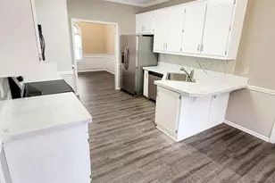 326 Henderson Lake Dr, Loganville, GA 30052 - Photo 15