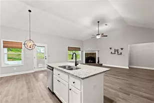 65 Academy St, Pendergrass, GA 30567 - Photo 9