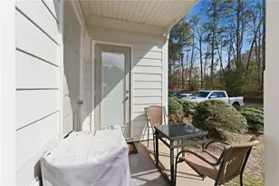 909 Hollyfax Cir NE, Atlanta, GA 30328 - Photo 19