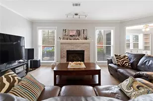 909 Hollyfax Cir NE, Atlanta, GA 30328 - Photo 9