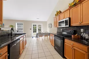 328 Carrington Dr, Athens, GA 30605 - Photo 3